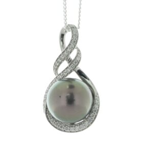 18ct White Gold Diamond And Pearl Drop Pendant (PL10.00) 0.21