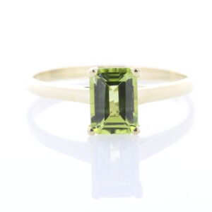 9ct Yellow Gold Single Stone Emerald Cut Peridot Ring 0.95