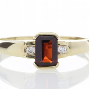 9ct Yellow Gold Emerald Cut Garnet Diamond Ring 0.05 Carats