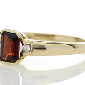 9ct Yellow Gold Emerald Cut Garnet Diamond Ring 0.05 Carats