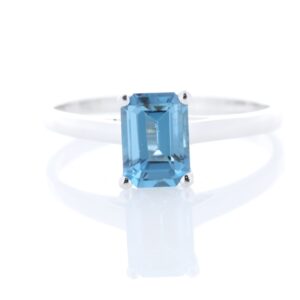 9ct White Gold Single Stone Emerald Cut Blue Topaz Ring 1.15