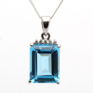 9ct White Gold Diamond And Blue Topaz Pendant (T3.76) 0.01