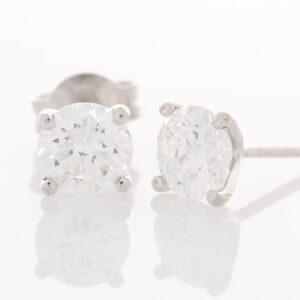 18ct White Gold Single Stone Diamond Earring 0.80 Carats