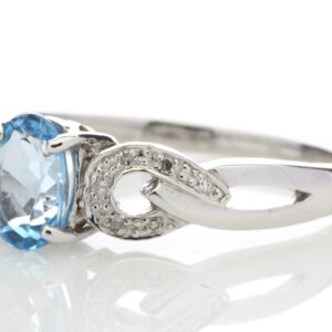 9ct White Gold Diamond And Blue Topaz Ring 0.05 Carats