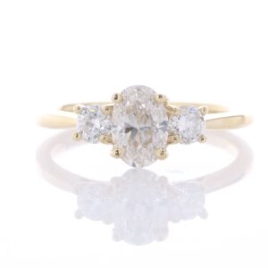 18ct Yellow Gold Three Stone Claw Set Diamond Ring (0.91) 1.27