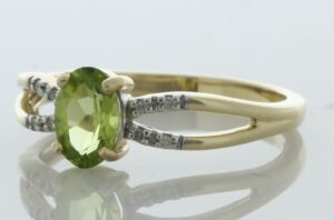 9ct Yellow Gold Diamond And Peridot Ring (P0.69) 0.03