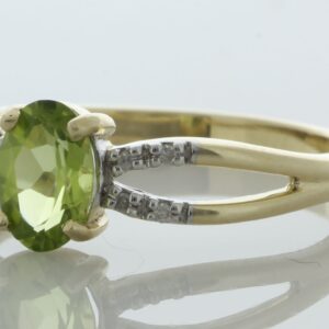 9ct Yellow Gold Diamond And Peridot Ring (P0.69) 0.03