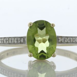 9ct Yellow Gold Diamond And Peridot Ring (P1.28) 0.04