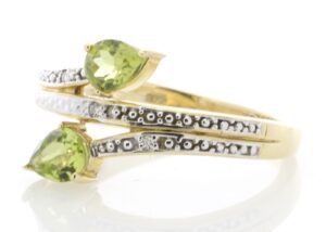 9ct Yellow Gold Peridot Diamond Ring 0.02 Carats