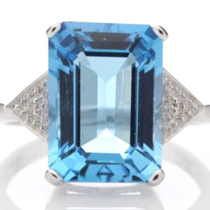 9ct White Gold Diamond And Blue Topaz Ring 0.01 Carats