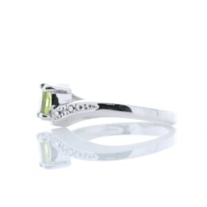 9ct White Gold Diamond And Peridot Ring 0.01 Carats