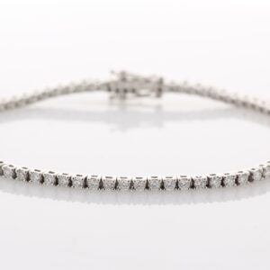 9ct White Gold Single Stone Prong Set Diamond Bracelet 1.82 Carats