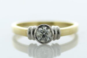 18ct Yellow Gold Single Stone Rub Over Set Diamond Ring 0.40