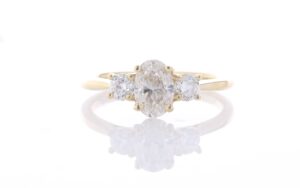 18ct Yellow Gold Three Stone Claw Set Diamond Ring (0.91) 1.27