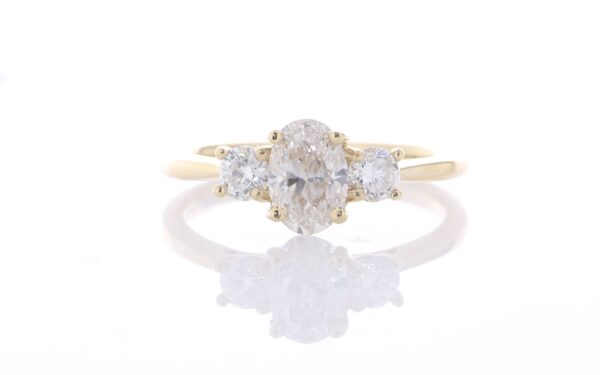 18ct Yellow Gold Three Stone Claw Set Diamond Ring (0.91) 1.27