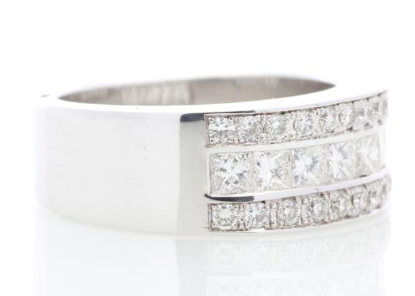 18ct White Gold Rub Over Set Semi Eternity Diamond Ring 0.94 Carats - Image 4