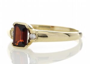 9ct Yellow Gold Emerald Cut Garnet Diamond Ring 0.05 Carats