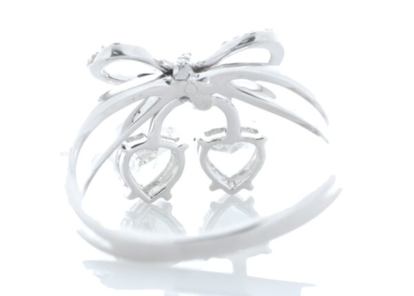 18ct White Gold Bow Shape Heart Diamond Ring 1.32 Carats - Image 4