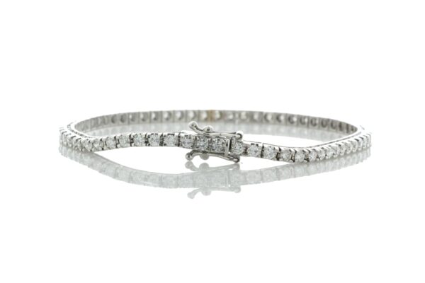 18ct White Gold Tennis Diamond Bracelet 2.37 Carats - Image 3