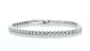 18ct White Gold Tennis Diamond Bracelet 5.32