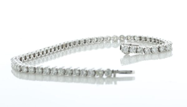 18ct White Gold Tennis Diamond Bracelet 5.32 - Image 3