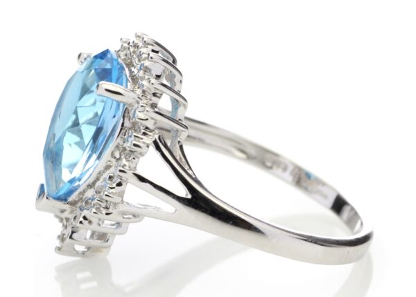 9ct White Gold Diamond And Blue Topaz Ring 0.01 Carats - Image 3