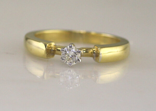 18ct Single Stone Fancy Claw Set Diamond Ring 0.20 - Image 7