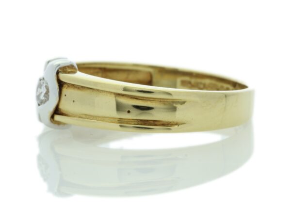 18ct Yellow Gold Single Stone Fancy Rub Over Set Diamond Ring 0.21 - Image 2