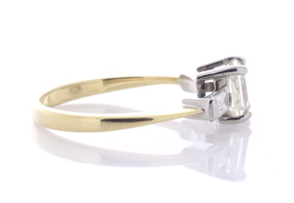 18ct Yellow Gold Three Stone Claw Set Diamond Ring (1.04) 1.54 - Image 4