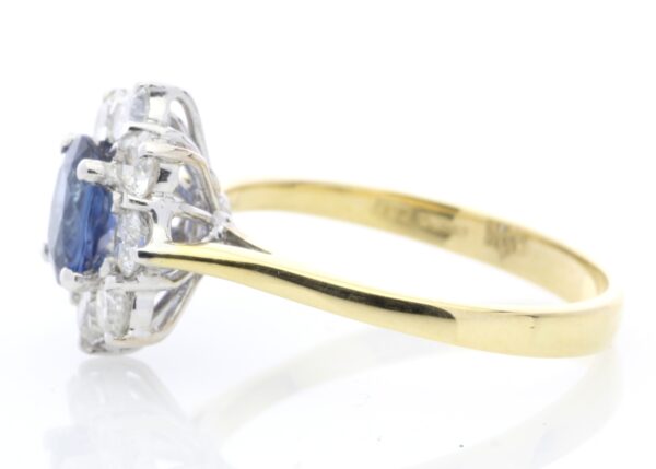 18ct Yellow Gold Oval Cluster Diamond And Sapphire Ring (S 0.90) 0.96 Carats - Image 3