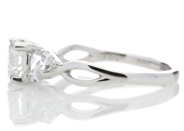 18ct White Gold Single Stone Diamond Ring With Leaf Shoulders (0.91) 1.07 Carats - Image 3