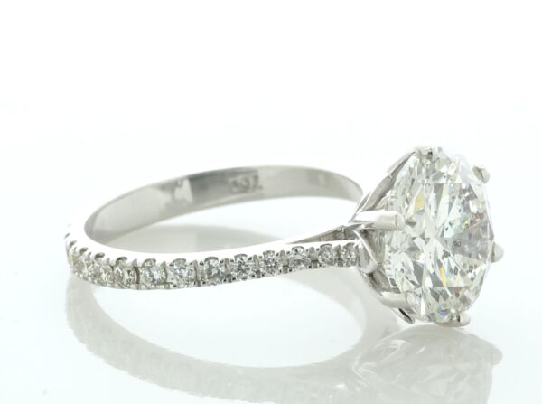 18ct White Gold Single Stone Prong Set With Stone Set Shoulders Diamond Ring 5.12 - Image 2