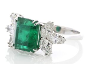 18ct White Gold Emerald Cluster Claw Set Diamond And Emerald Ring (E 5.40) 1.80 Carats