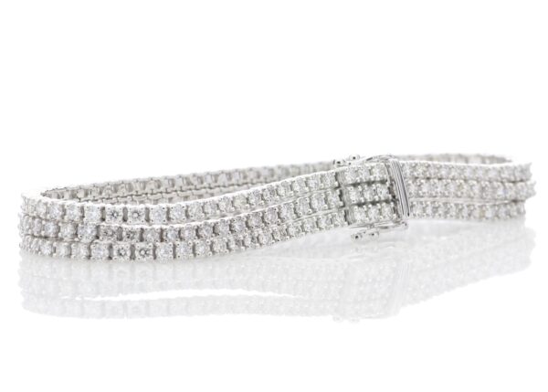 18ct White Gold Three Row Tennis Diamond Bracelet 7.22 Carats - Image 2