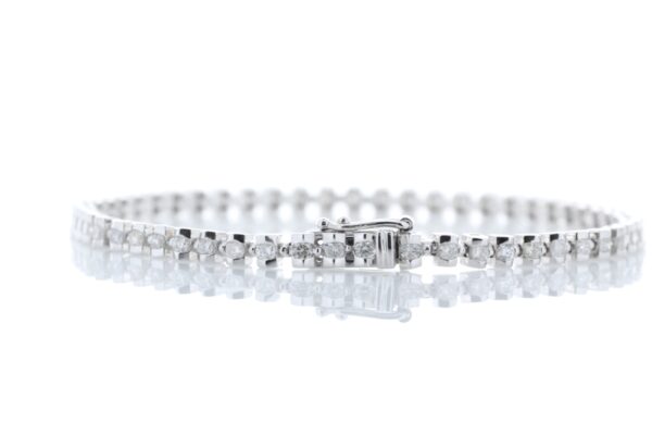 18ct White Gold Tennis Diamond Bracelet 1.82 Carats - Image 3