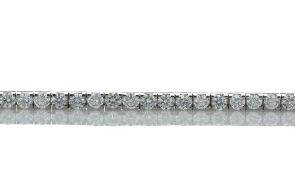 18ct White Gold Tennis Diamond Bracelet 9.23 Carats - Image 3