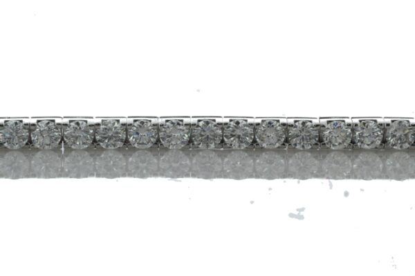 18ct White Gold Tennis Diamond Bracelet 8.65 Carats - Image 2