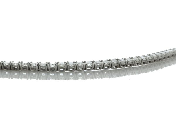 18ct White Gold Tennis Diamond 8.5" Bracelet 5.36 Carats - Image 4