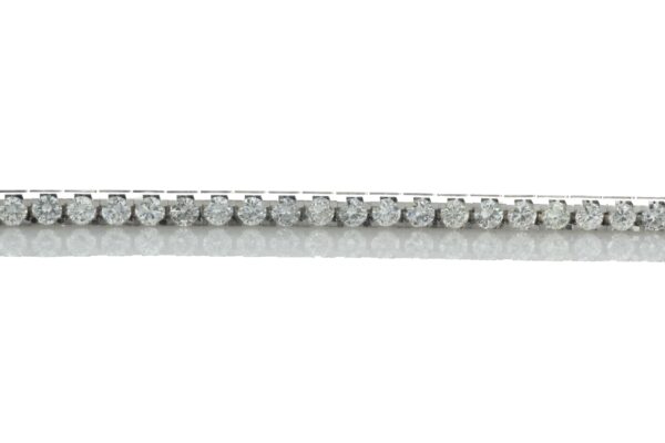 18ct White Gold Tennis Diamond Bracelet 8.5" 4.07 - Image 3