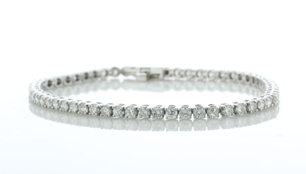 18ct White Gold Tennis Diamond Bracelet 5.32