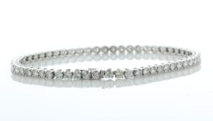 18ct White Gold Tennis Diamond Bracelet 5.32