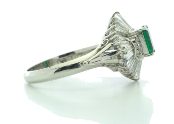 Platinum Cluster Diamond And Emerald Ring (E 0.37) 1.00 Carats - Image 4