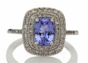 14ct Gold Oval Tanzanite And Diamond Cluster Ring 0.33 Carats