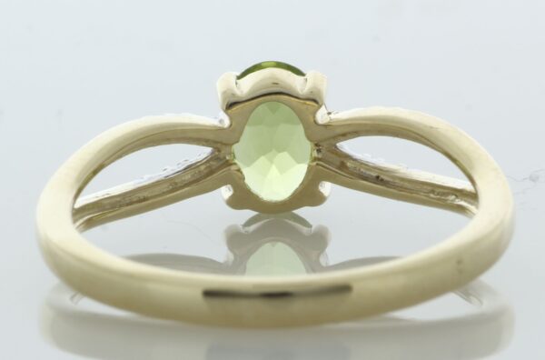 9ct Yellow Gold Diamond And Peridot Ring (P0.69) 0.03 - Image 3