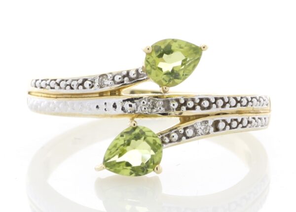 9ct Yellow Gold Peridot Diamond Ring 0.02 Carats