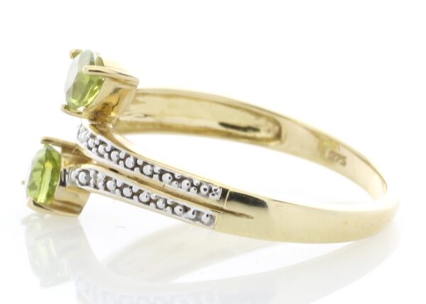 9ct Yellow Gold Peridot Diamond Ring 0.02 Carats - Image 3