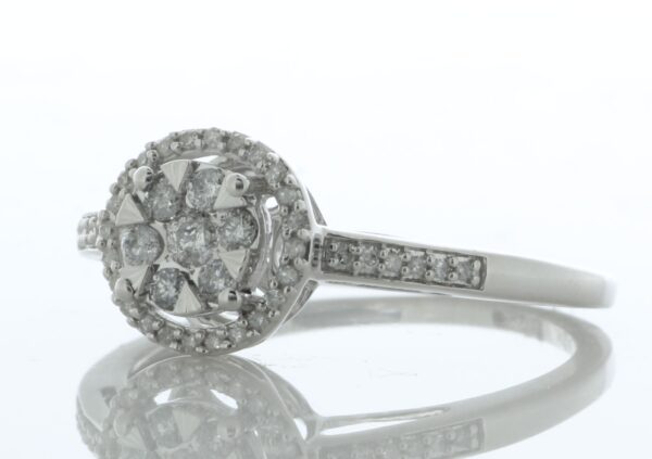 9ct White Gold Round Cluster Diamond Ring 0.25 - Image 2