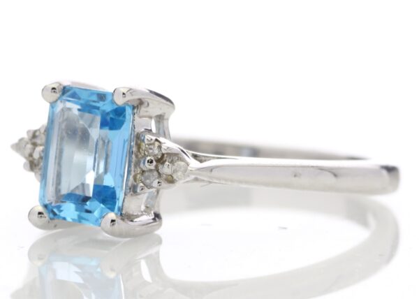 9ct White Gold Diamond And Blue Topaz Ring 0.03 Carats - Image 2