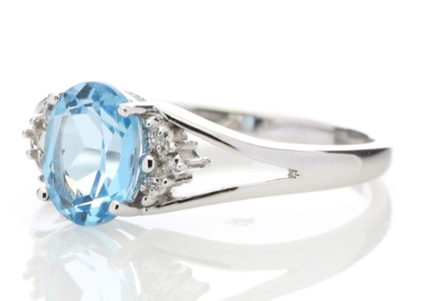 9ct White Gold Diamond And Blue Topaz Ring 0.02 Carats - Image 2