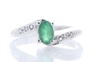 9ct White Gold Diamond And Emerald Ring (E 0.50) 0.01